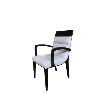 capotavola di lusso con tessuto bianco e gambe nere made in italy
